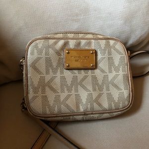 Michael Kors crossbody cream bag